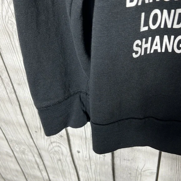 NIKE SPORTSWEAR WORLD TOUR LONG SLEEVE SHIRT SIZE MEDIUM - Picture 8 of 12